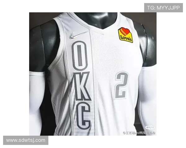 雷霆晒入场穿搭引热议SGA个性造型成赛前最大焦点全场关注度 雷霆晒入场穿搭引热议SGA个性造型成赛前最大焦点全场关注度